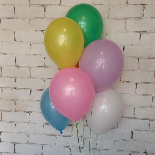 Фантан из 7 разноцветных шаров