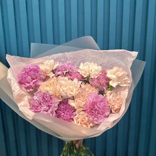 Букет из разных гвоздик