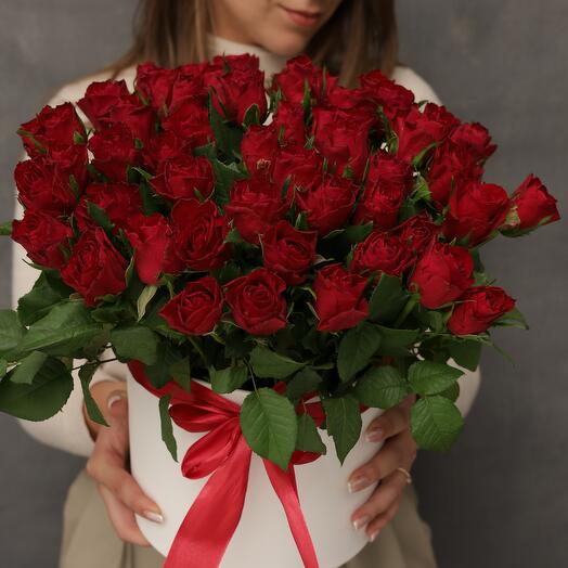 Коробочка из 51 красной розы