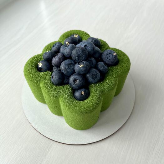 Муссовый бенто-торт с голубикой