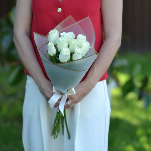 Bouquet of 9 white roses