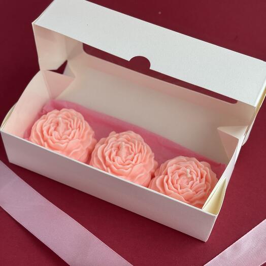 Подарочный набор из 3 свечей-пионов без аромата