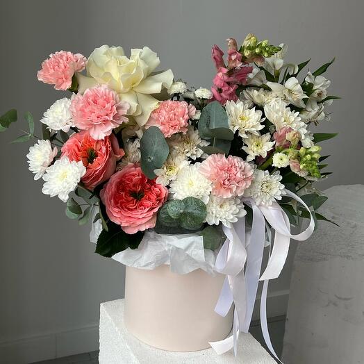 Нежная 💕 композиция в коробке - розы пионовидные, хризантемы, роза французские, гвоздики и эвкалипт