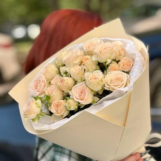 Букет с кустовой розой -5 веток