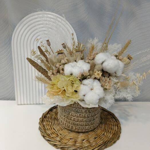 Композиция из сухоцветов для интерьера