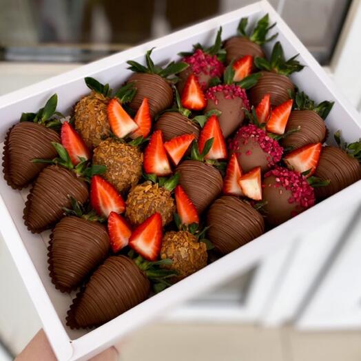 Клубника в шоколаде «Berry Bloom Love»