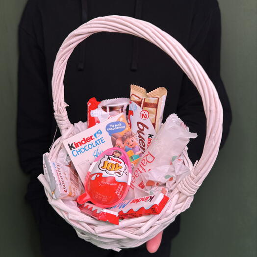 Корзина подарочная «Киндер»