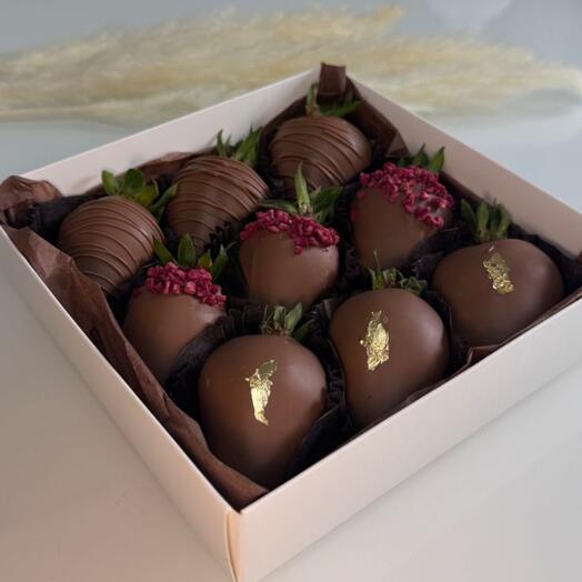 Клубника в шоколаде 9 шт