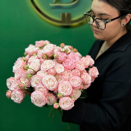 Букет из 15 Кустовых-пионовидных роз