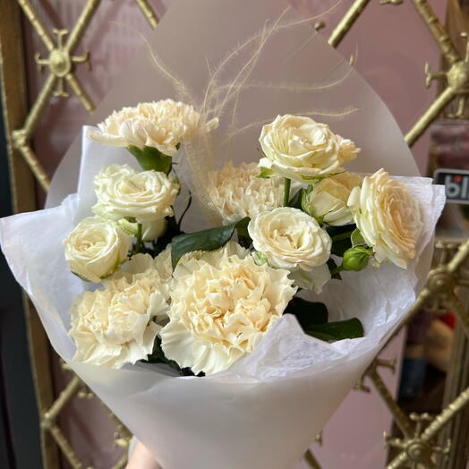 Goździk z rożą gałązkową