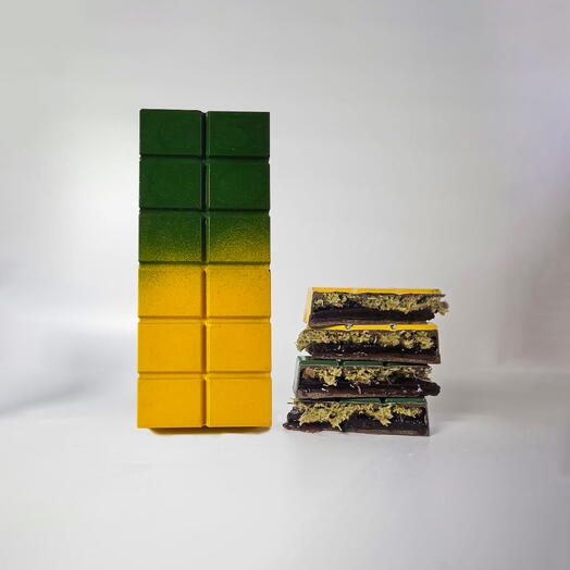 Дубайский шоколад с клубникой и брауни