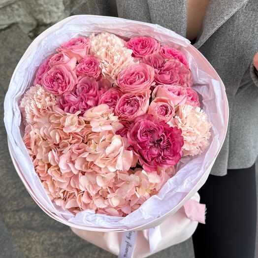 Букет от студии «TIFFANY» кустовая роза pink myrr в сборном варианте