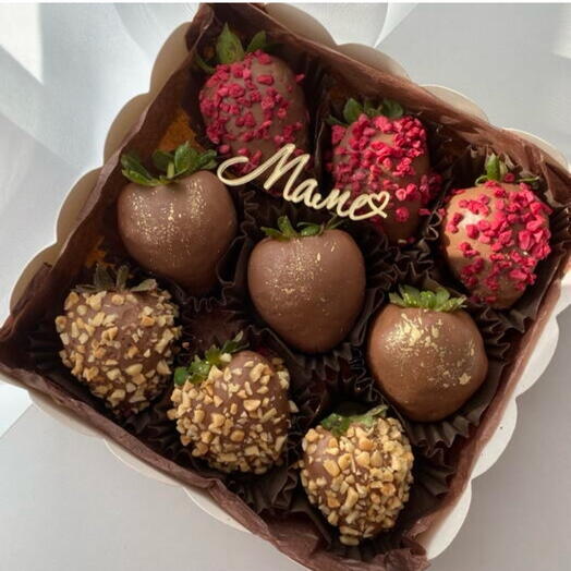 Набор клубники в шоколаде маме на День матери