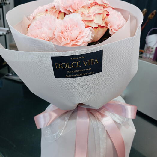 Bukiet z goźdiki i roży