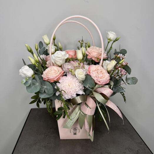 Delicate arrangement
