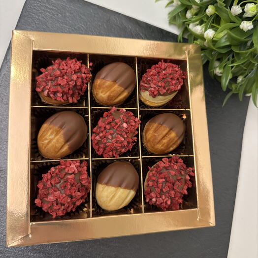 Орешки с вареной сгущенкой в шоколаде