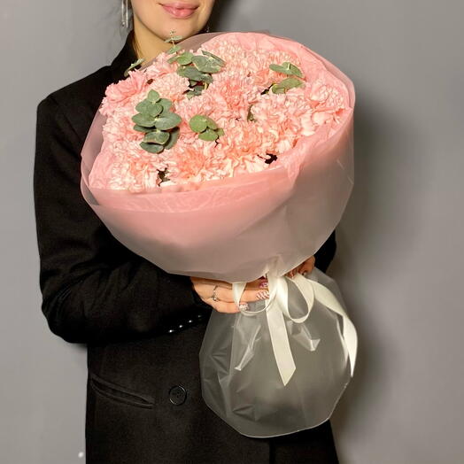 Монобукет стойких розовых диантусов с эвкалиптом (15 шт)