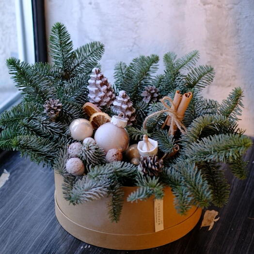 Новогодняя композиция с шишкой ☃️