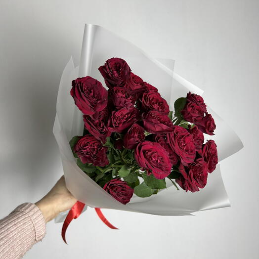 Моно из красных кустовых роз