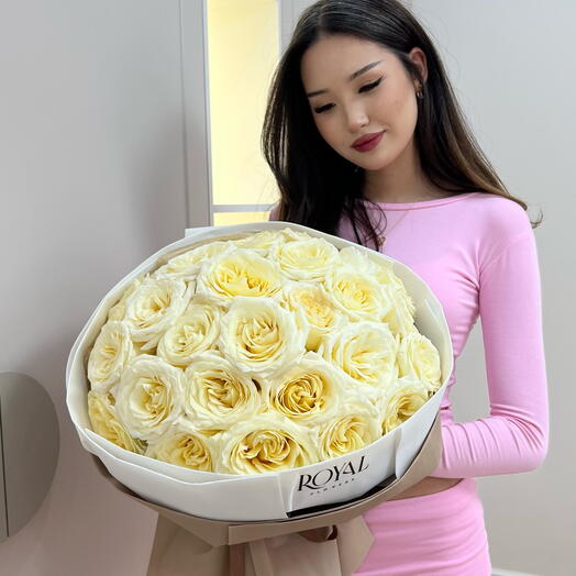 Букет из пионовидных роз  канделайт