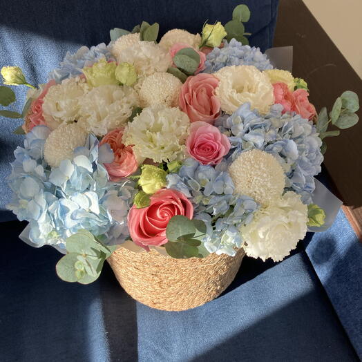 Корзина с цветами