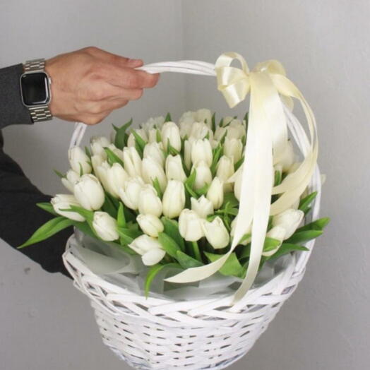 Корзина с тюльпанами 2