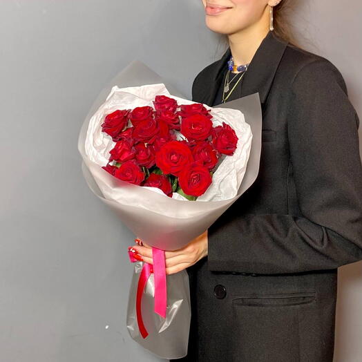 Классика 🌹 Букет-комплимент красных кустовых роз (5 шт)