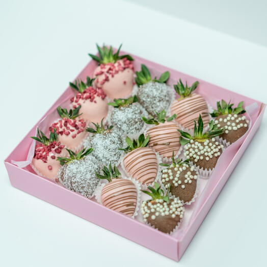 Клубника в Шоколаде 16 шт. Бельгийский шоколад Callebaut. Подарочный набор "Ягодная Симфония-2"