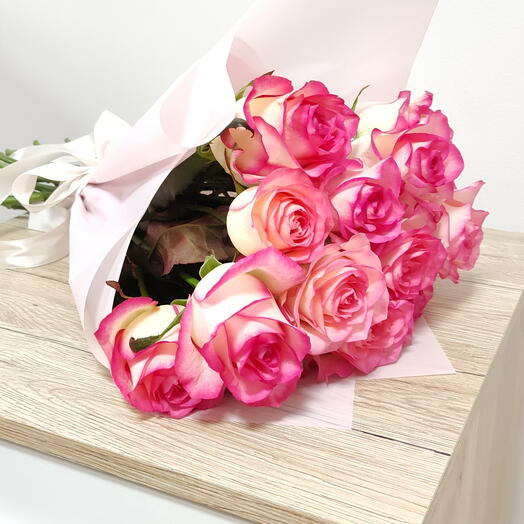 Bouquet of 15 pink roses