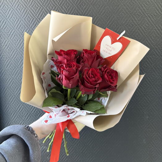 Букет красных роз