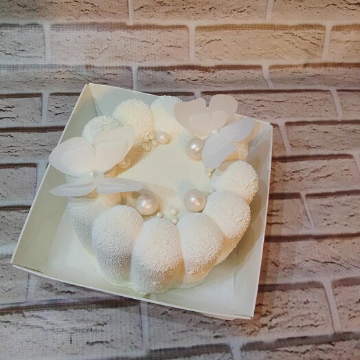 Муссовый бенто торт с бабочками