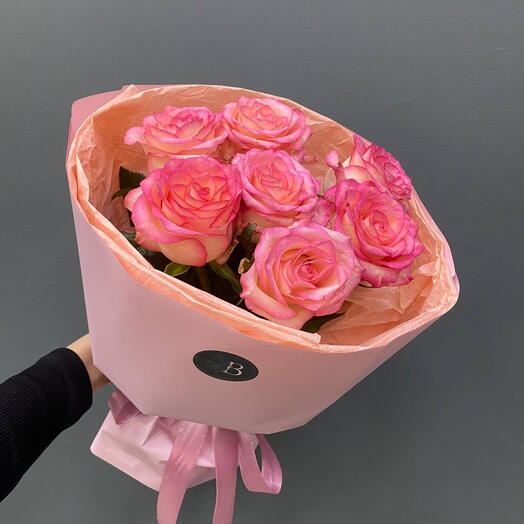 Букет из 9 розовых роз