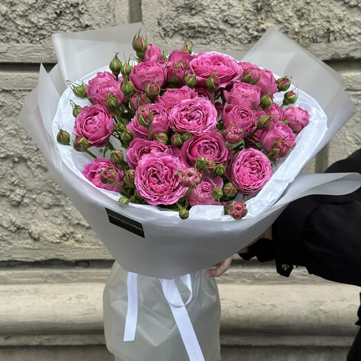 Букет из 9 пионовидных кустовых роз