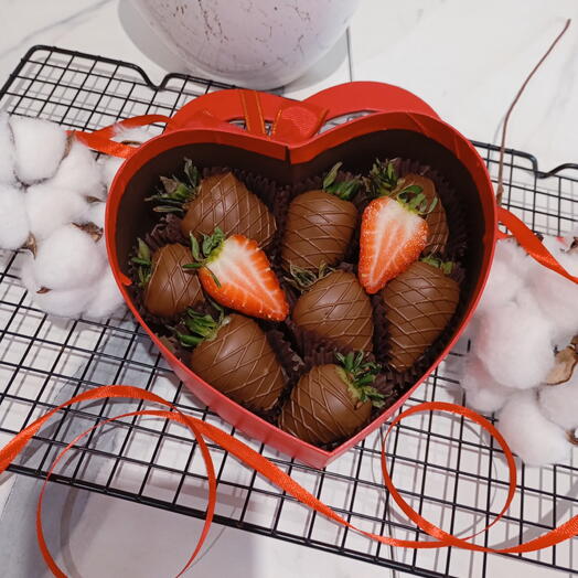 Клубника в шоколаде " Сердце S"