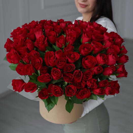 101 красная роза в шляпной коробке