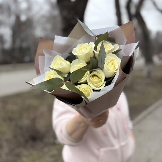 9 мини роз с зеленью