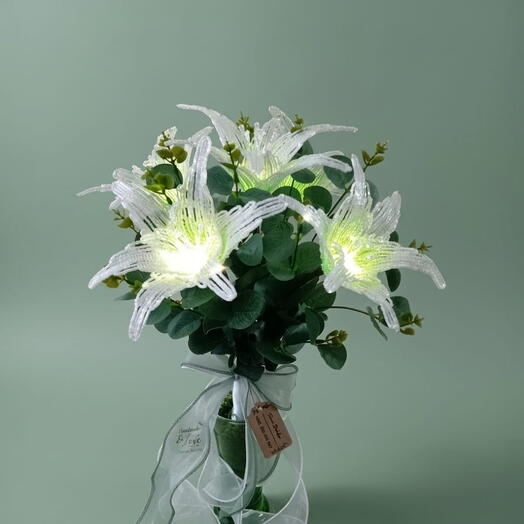 Букет из 5 лилий с освещением 5 Lilies bouquet with led lights