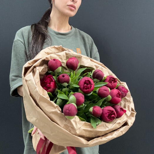 Букет пионов красных (бордовых)