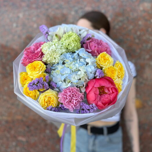 Трендовый дофаминовый букет 💜🌼🌸