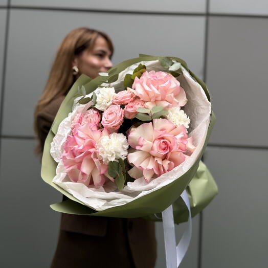 «Секреты французских садов🇫🇷🌹» 🤫 Пышный авторский букет с ароматными диантусами  и с пышной французской розой сорта ESPERANCE