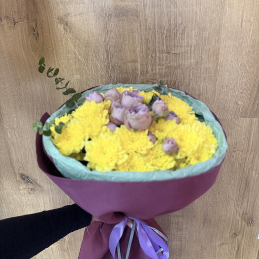 Букет с кустовыми розами