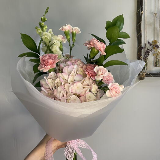 Букет из нежной гортензии, львиного зева и гвоздик🌿