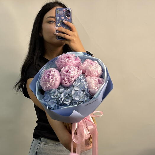 Милый букет с пионами 🎀🩷 и гортензией