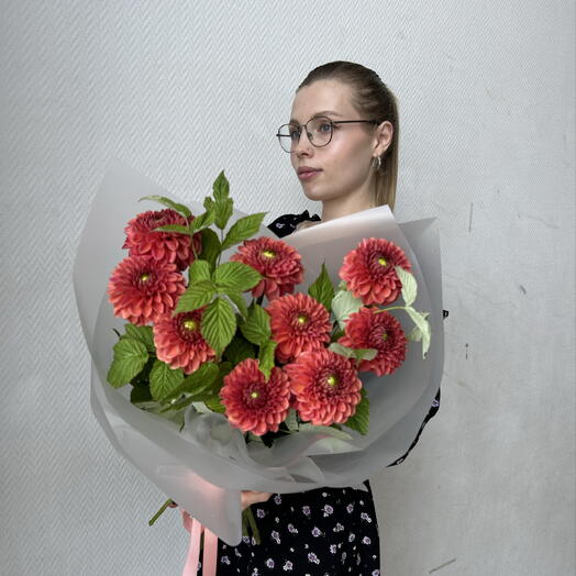Букет рыжие георгины