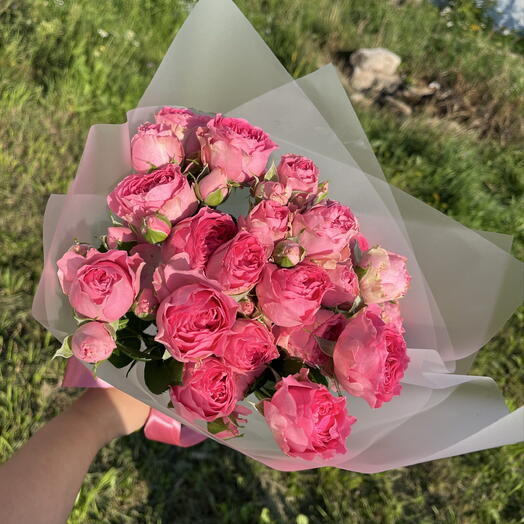 Кустовые розы розовые 5 шт