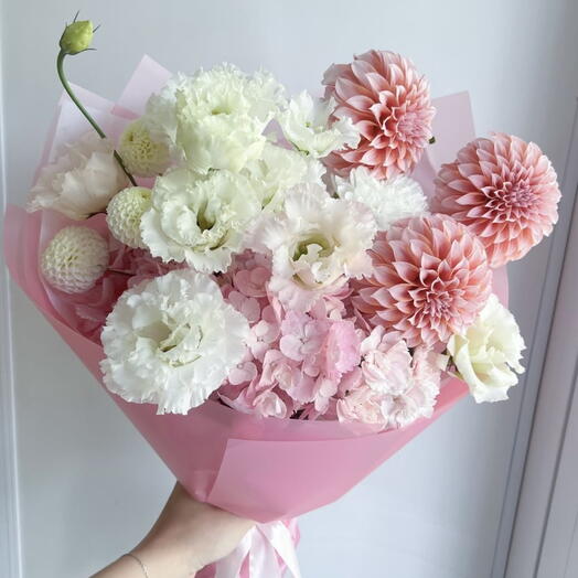 Букет с георгинами нежный 🎀