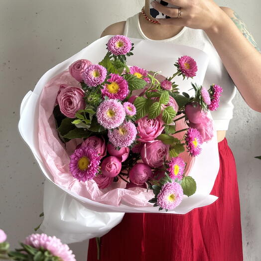 Пионовидные розы и астры кустовые 💕