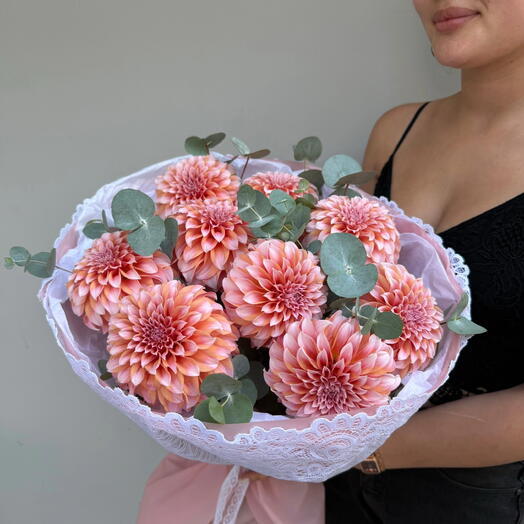 PEACH LACE   DAHLIA
