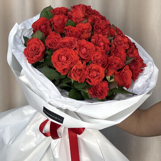 35 роз красных импорт