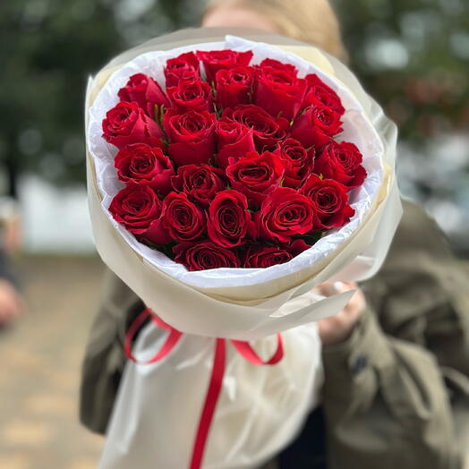 Букет из 25 кениской роз